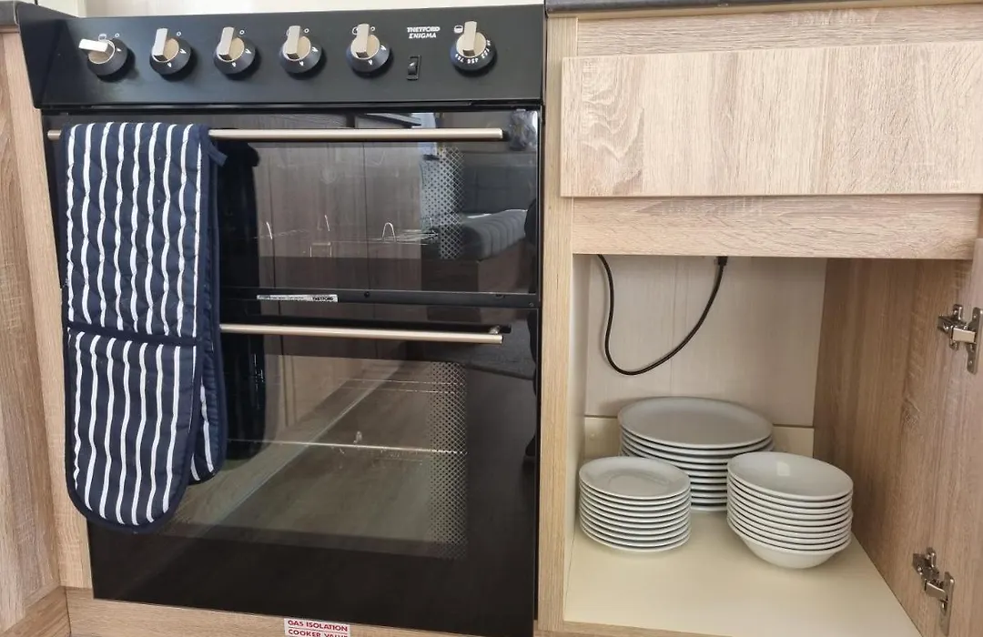 3 Bedroom Caravan, Sleeps 8, At Parkdean Newquay Holiday Park-1