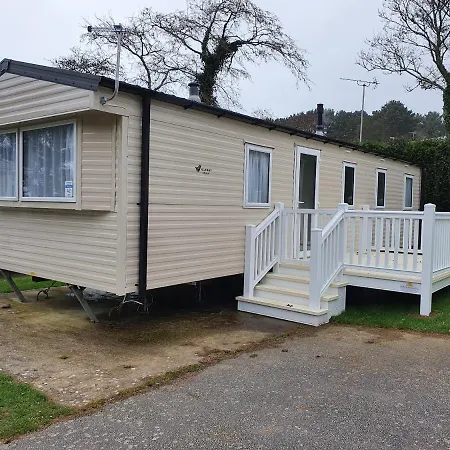 3 Bedroom Caravan, Sleeps 8, At Parkdean Newquay Holiday Park-3